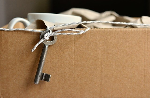 a box with junk,declutter if you want to avoid long distance moving mistakes